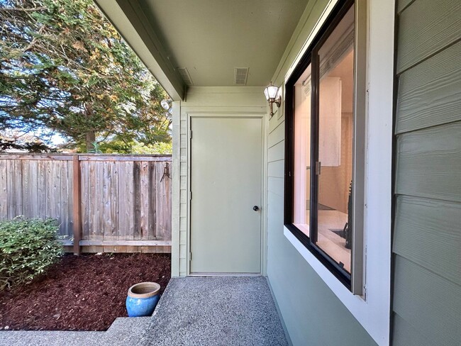Building Photo - Serene 2 Bed, 2 Bath Updated Hidden Gem!