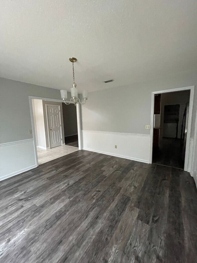 Building Photo - The Woodlands