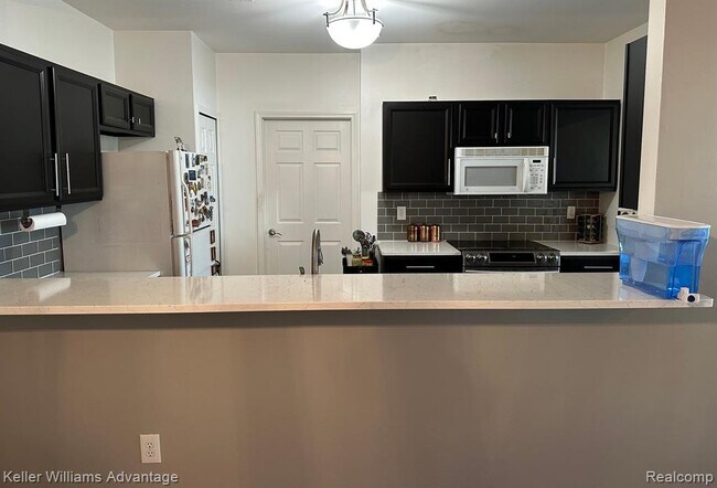 Building Photo - 16748 Dover Dr