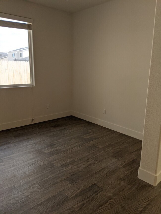 Building Photo - 2312 Vaca Way