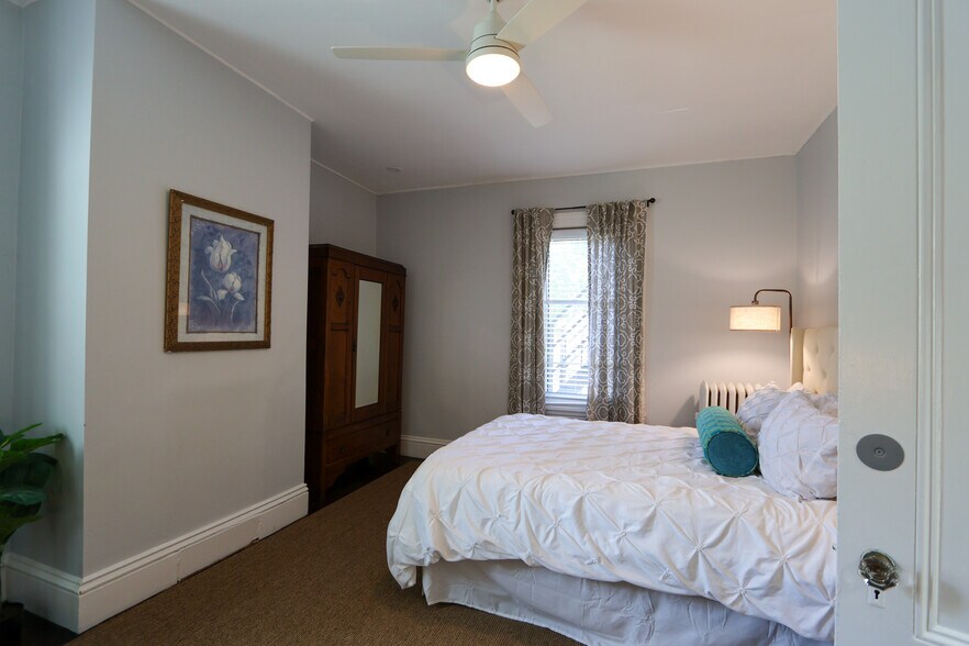 Building Photo - 39 Cypress St