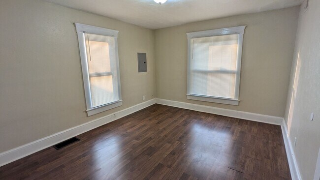 Building Photo - *793 Boulevard St - Duplex