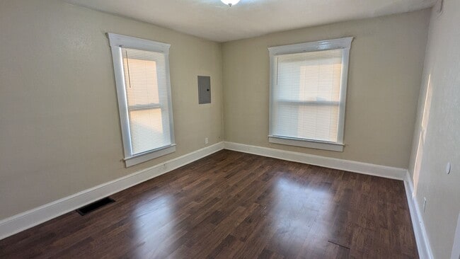 Building Photo - Newly renovated Akron apartment offering spacious rooms and a finished attic for flexible living ...