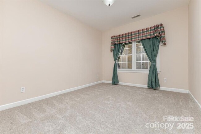 Building Photo - 3439 12 Oaks Pl