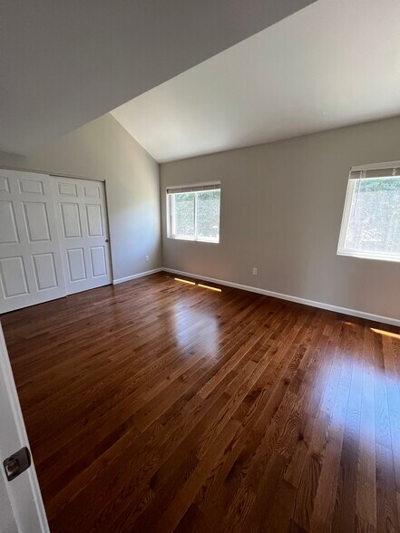 Building Photo - 45 Woodbridge Ln