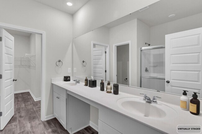 Building Photo - ***MOVE-IN SPECIAL*** $500 OFF OF YOUR FIR...