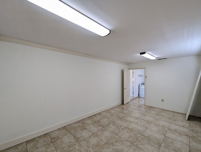 Building Photo - Updated, All Electric, Three Bedroom with ...