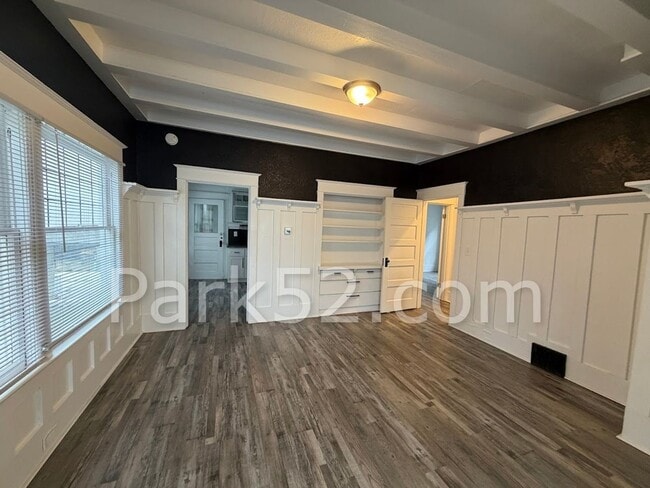 Building Photo - 1406 S 6th Ave