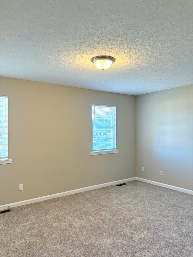 Building Photo - 117 Concord Dr