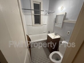 Building Photo - 912 S 21st St