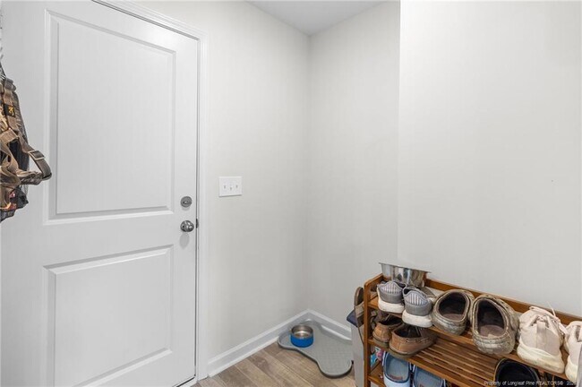 Building Photo - 4993 Blue Springs Rd