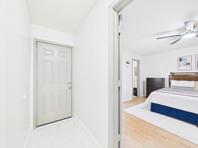 Building Photo - 7836 Bateman Ln