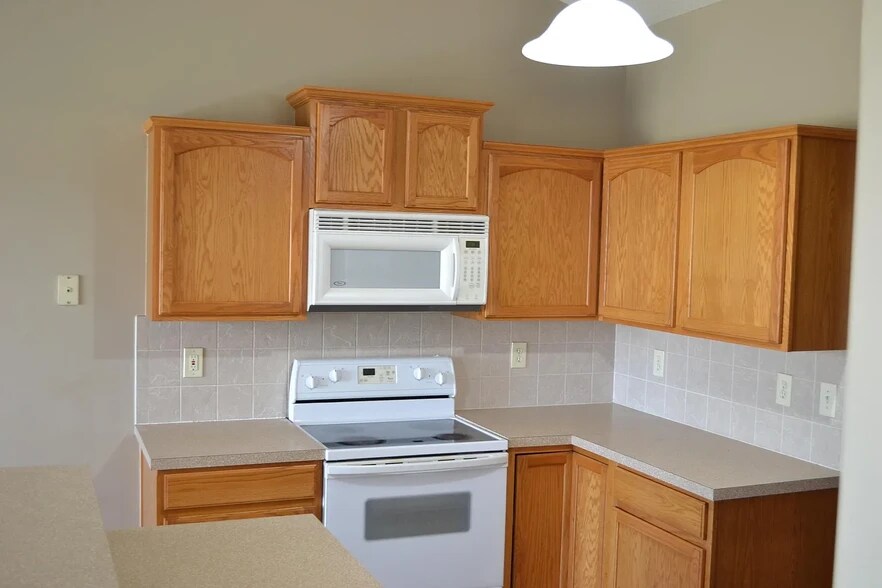 Building Photo - 6022 E Ironhorse Cir
