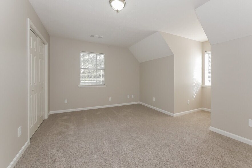 Building Photo - 4162 Sterling Pointe Dr