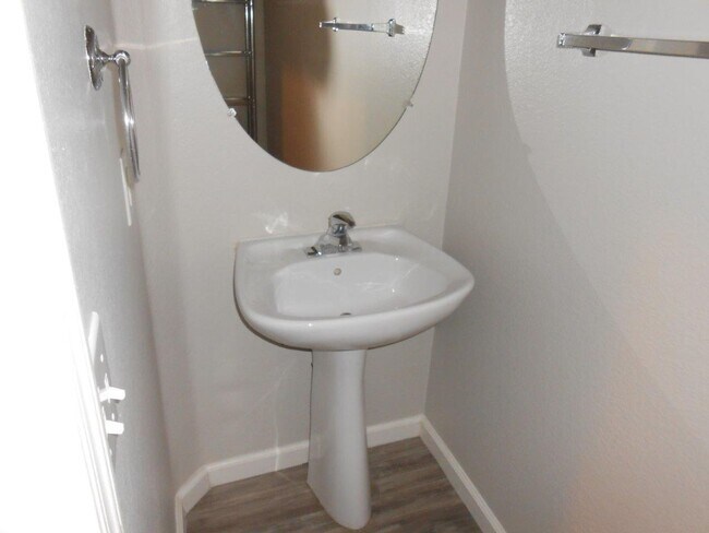 Building Photo - Spacious Home 2 Story Home in Black Mountain