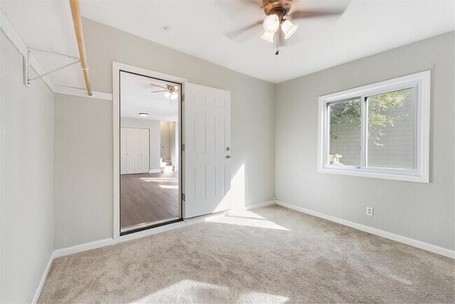 Building Photo - 2043 Carroll Ave