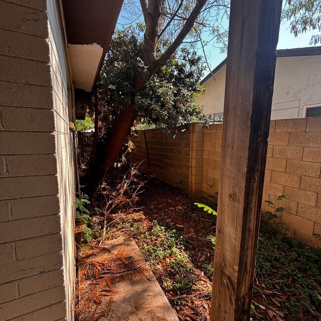 Building Photo - 4 Bedroom House in Hudson Park