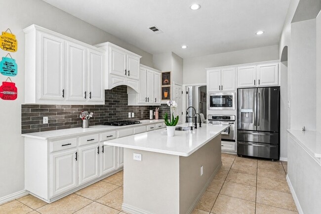 Building Photo - 837 Moss Cliff Cir