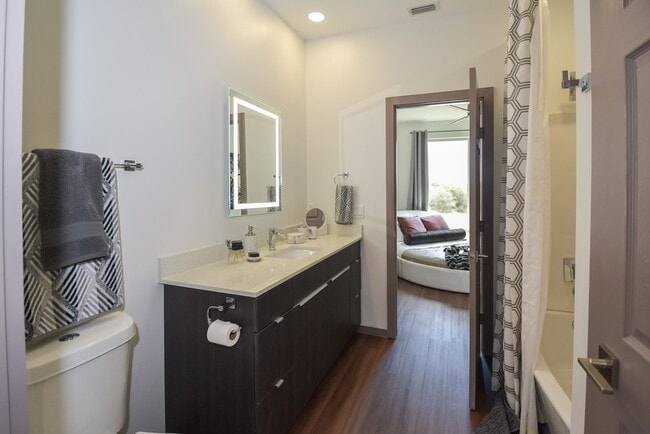 Building Photo - Lakeview Apartments