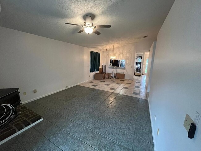 Building Photo - 224 Vista Grande Dr