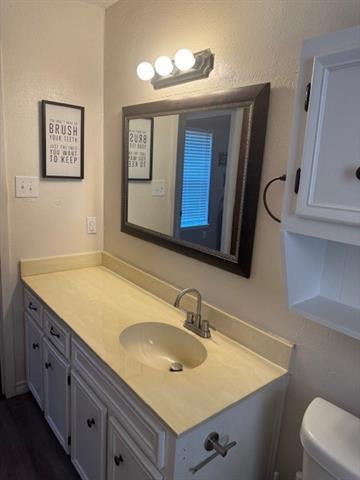 Building Photo - 641 Green Valley Dr