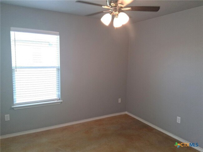 Building Photo - 3010 Privet Dr
