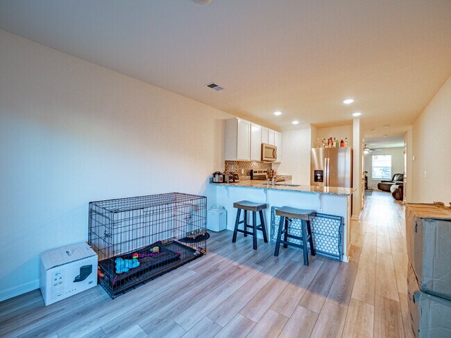 Building Photo - "Spacious Elegance Awaits: 4-Bedroom Haven with Granite Touches in Sumter"