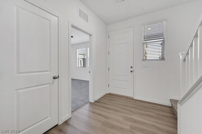 Building Photo - 1520 Little Penguin St