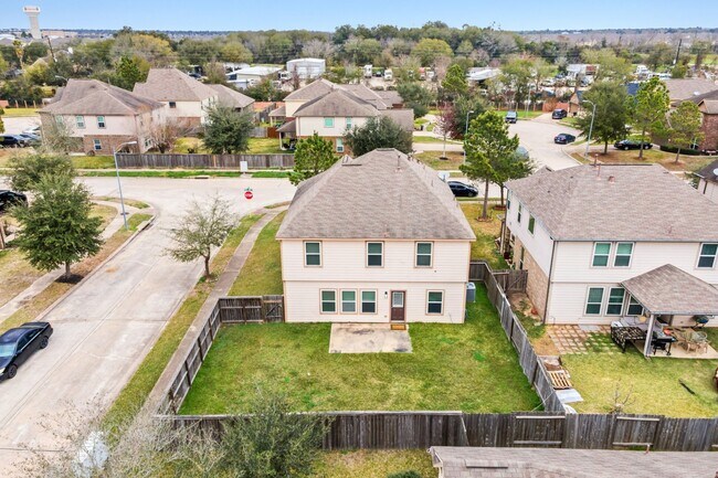 Building Photo - 18715 Windy Stone Dr