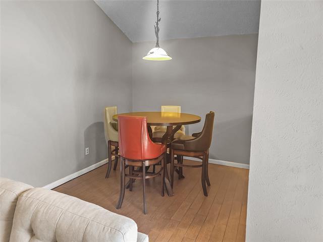 Building Photo - 606 Bellaire Dr