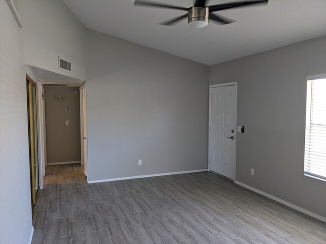 Building Photo - 7231 W Sierra St