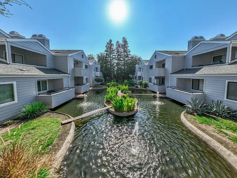 Building Photo - 7675 N 1st St