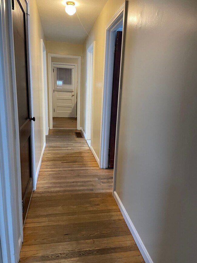 Building Photo - 3 Bed, 1 Bath- Ranch, Liverpool-Galeville