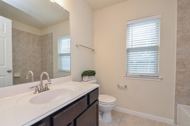 Building Photo - 21519 Crainfeld Dr