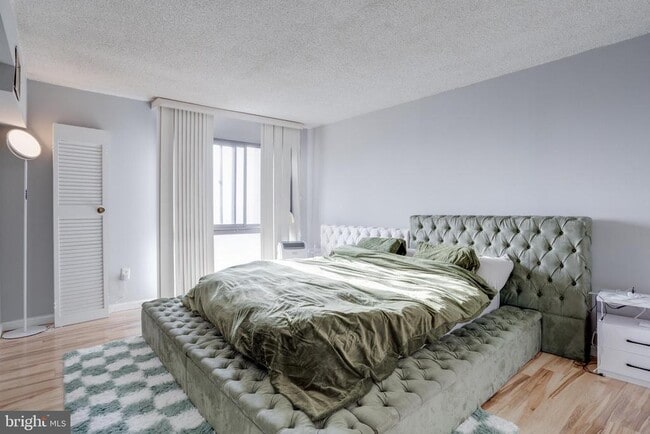 Building Photo - 250 S Reynolds St