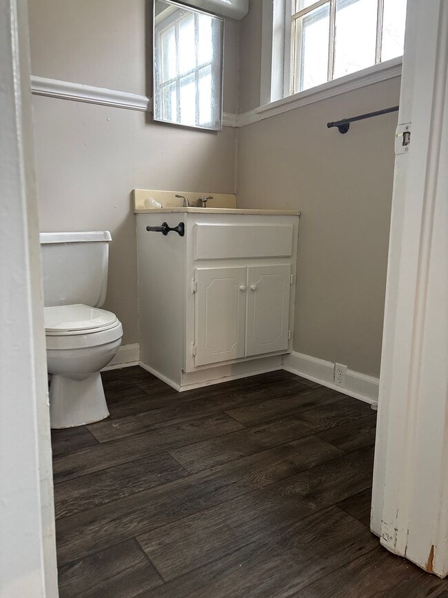 Building Photo - Cozy and Newly Renovated Home