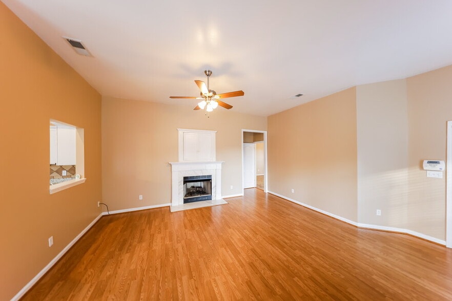 Building Photo - 1061 Village Trail