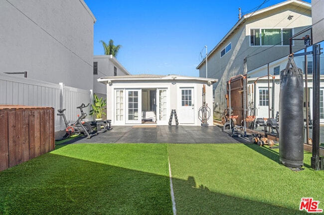 Building Photo - 668 Marr St