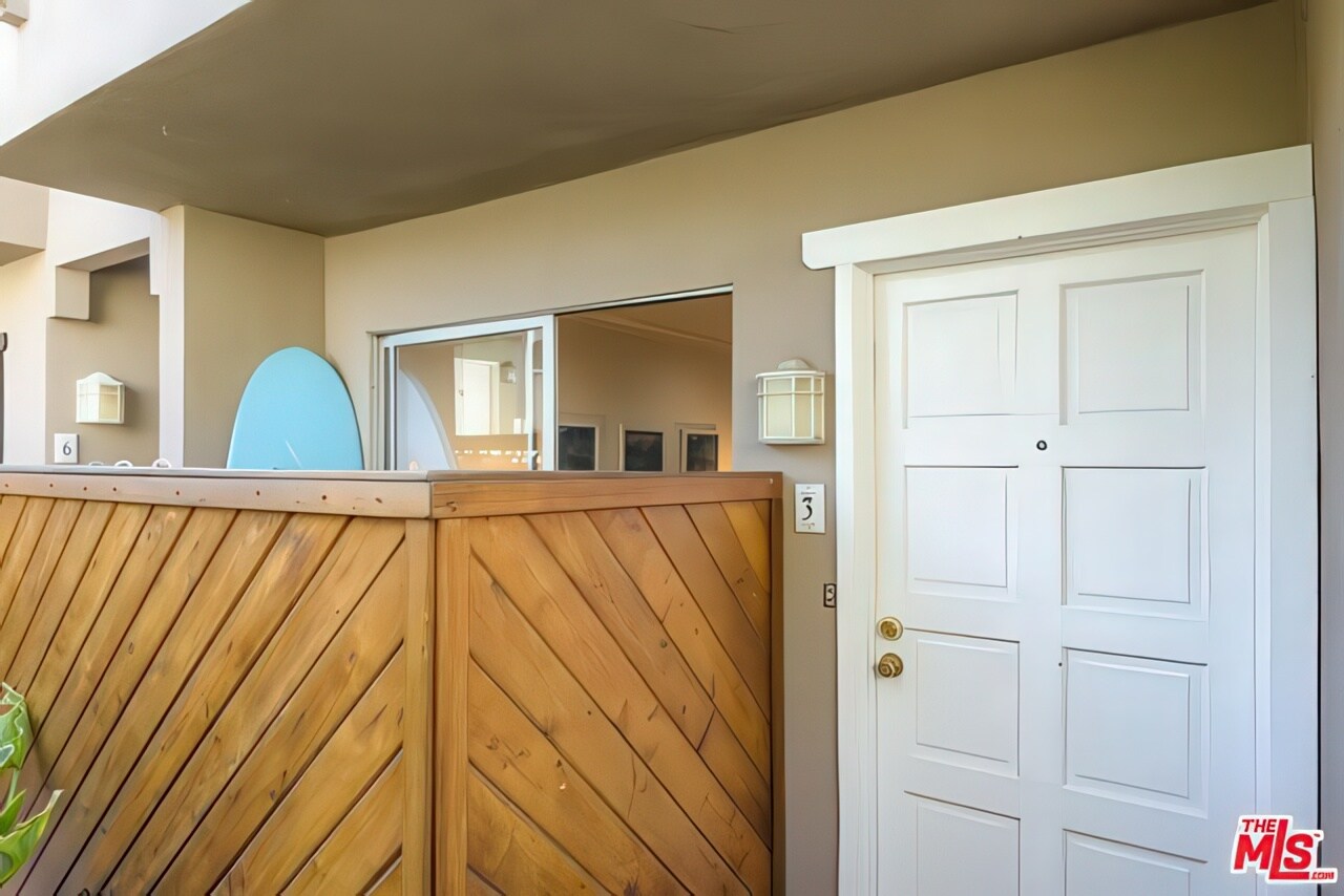 Building Photo - 922 16th St