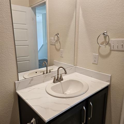 Building Photo - 405 Pleasant Hill Ln