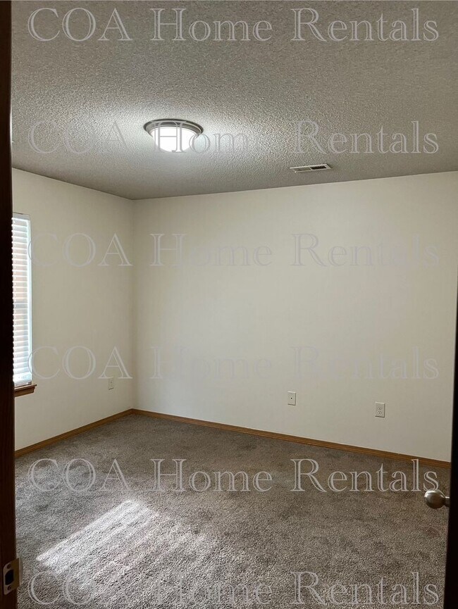 Building Photo - North East Duplex