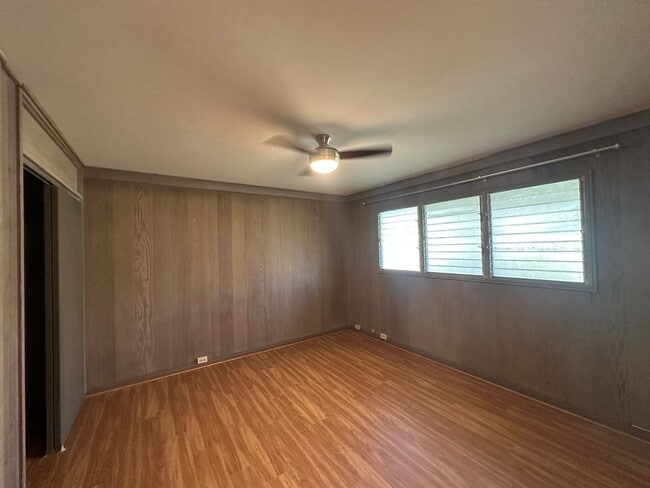 Building Photo - 929 Maniniholo St