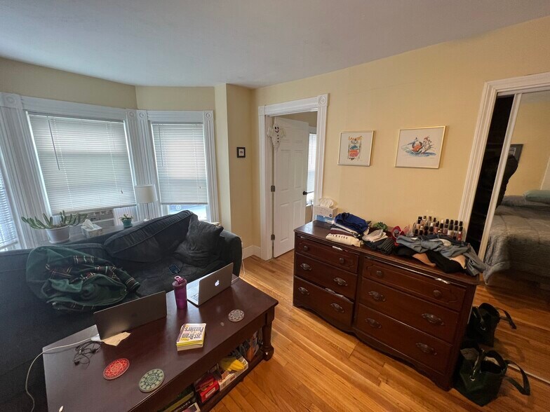 Building Photo - 15 Blake St