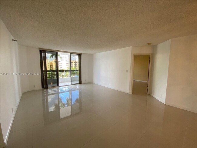 Building Photo - 3530 Mystic Pointe Dr