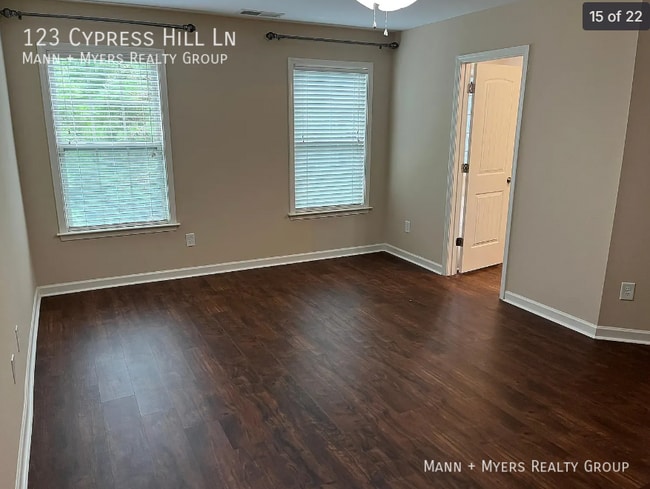 Building Photo - 123 Cypress Hill Ln