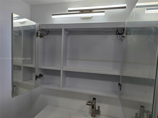 Building Photo - 1000 West Ave