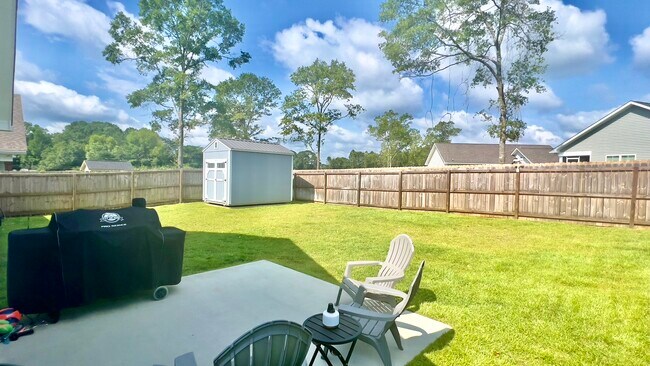 Building Photo - 120 Longleaf Ln