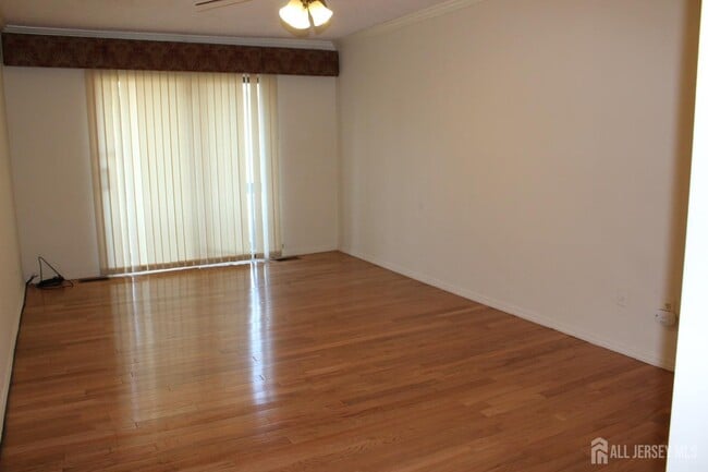 Building Photo - 157 Westgate Dr