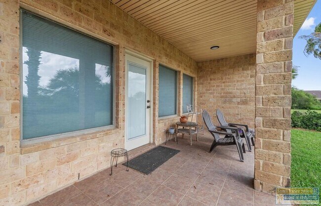 Building Photo - 68 Torrey Pines Dr