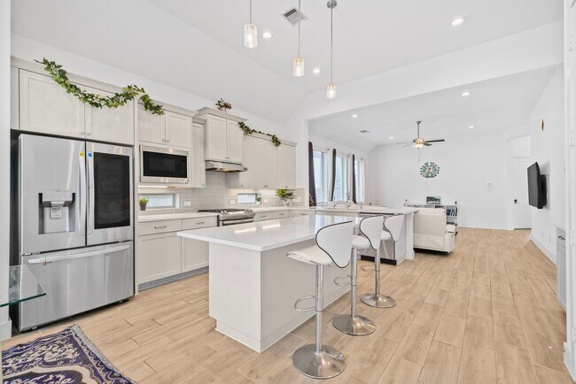 Building Photo - 10718 Blossom River Dr